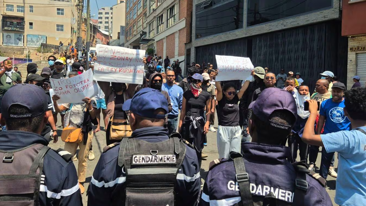 জেন-জেড বিক্ষোভে মাদাগাস্কারের সরকার পতন