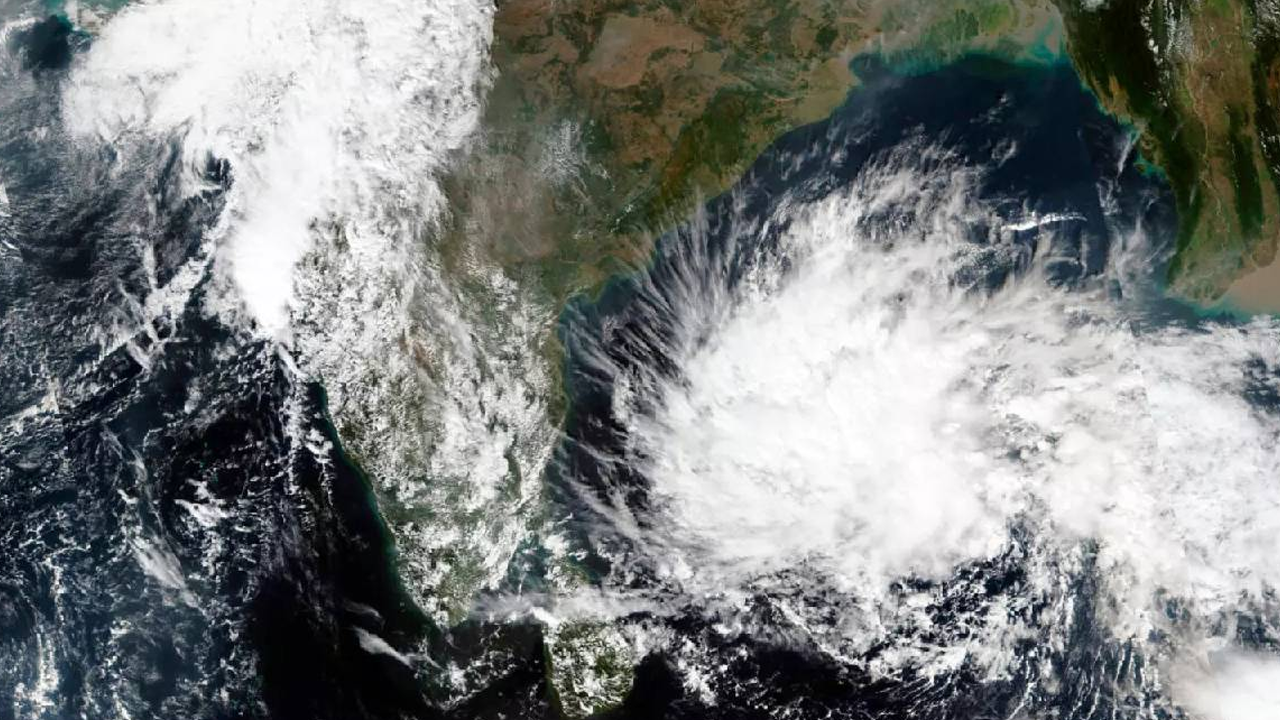 উত্তর বঙ্গোপসাগরে নতুন লঘুচাপ, সতর্ক থাকুন