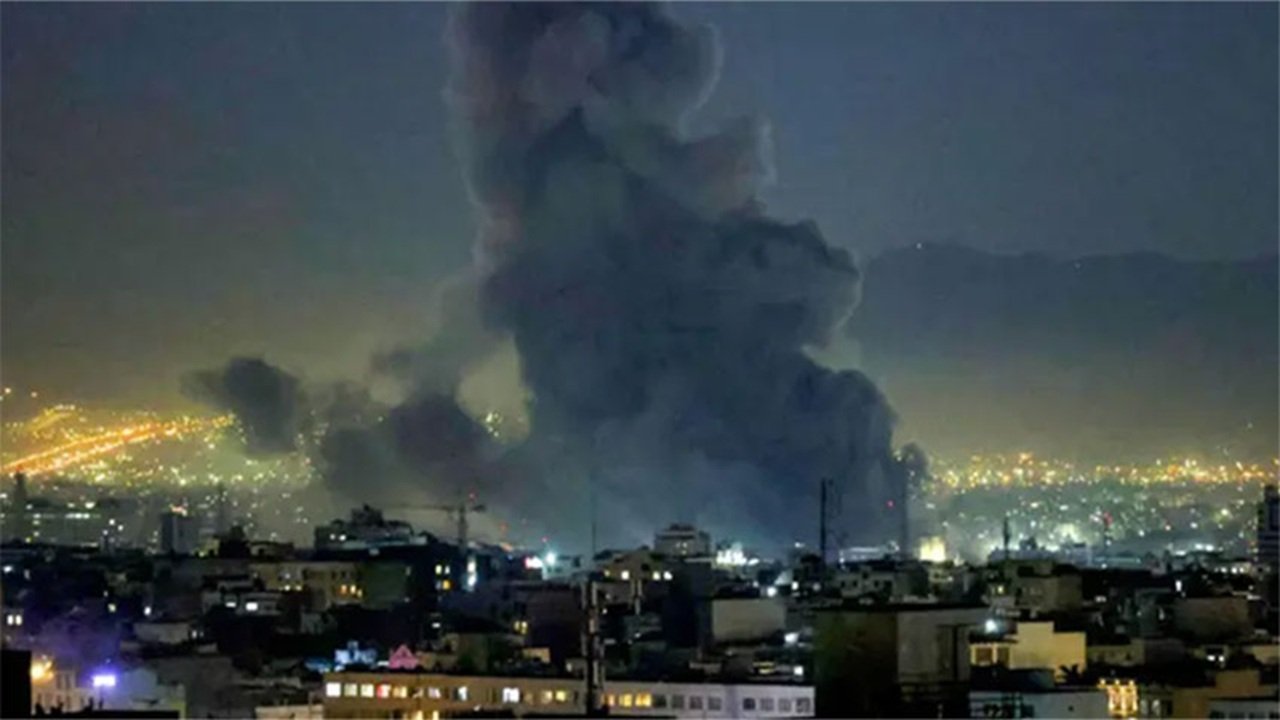 ইরানের ১৩০ শহরে ৫৫৫ নিহত, বিশ্ব কি বড় যুদ্ধে জড়াচ্ছে?