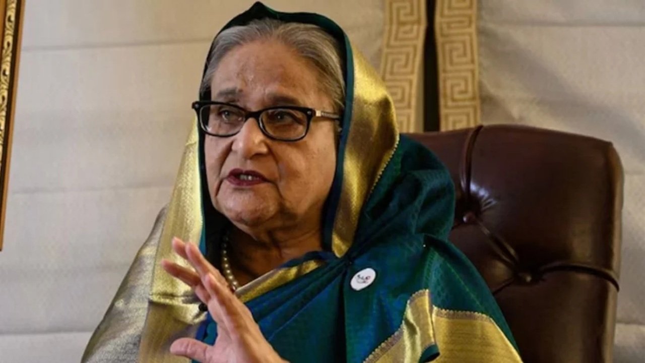 অবসর নয় এখনই, দেশে ফেরার বার্তা শেখ হাসিনার